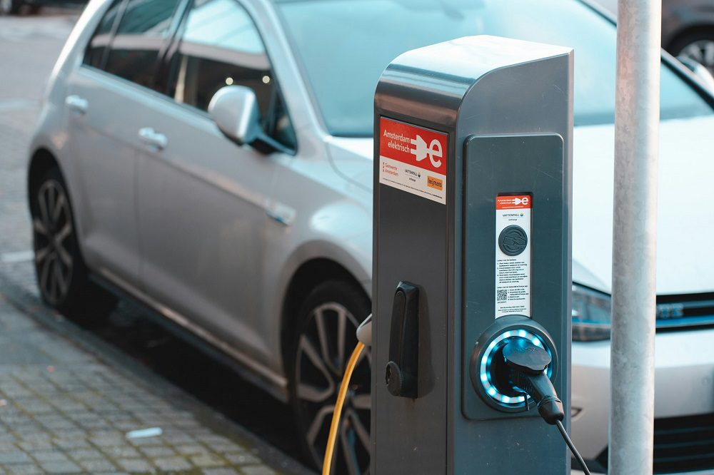 Driving an Electric Vehicle in Toronto: What You Need to Know